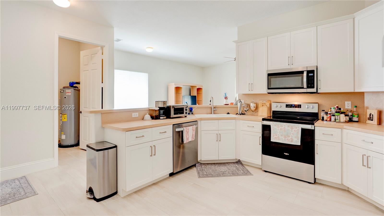 EDEN LAKE ESTATES - Residential