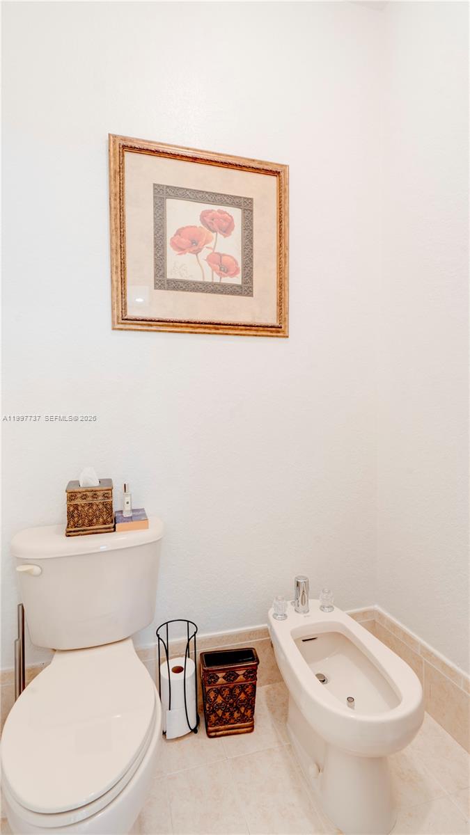 EDEN LAKE ESTATES - Residential