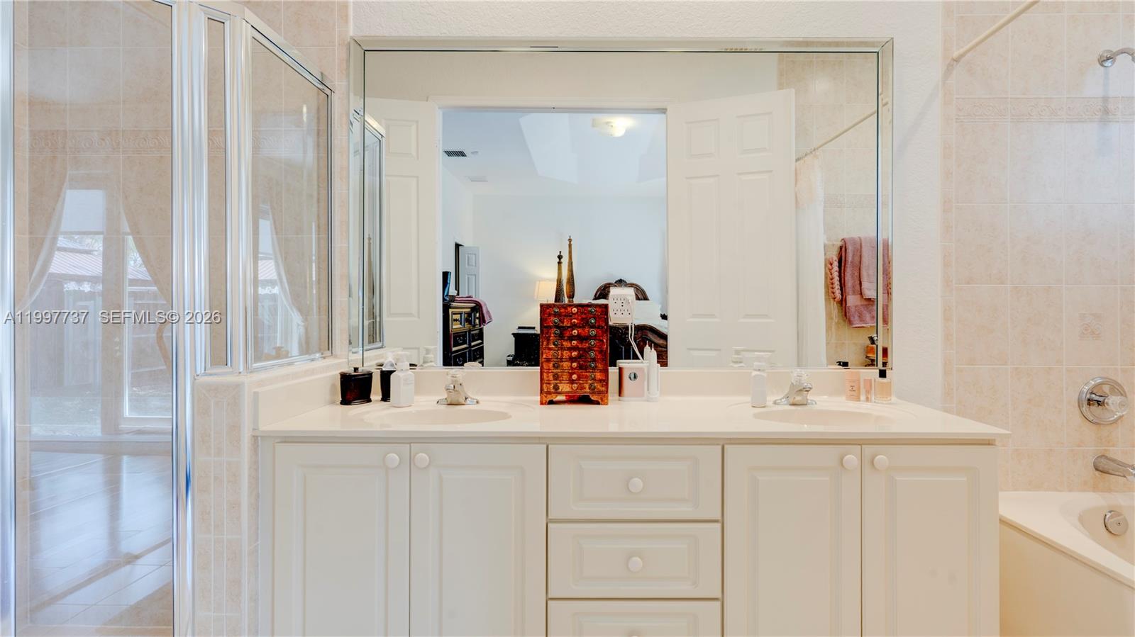 EDEN LAKE ESTATES - Residential