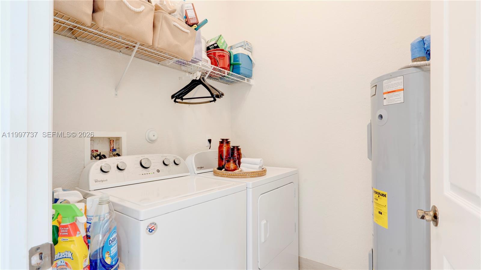 EDEN LAKE ESTATES - Residential