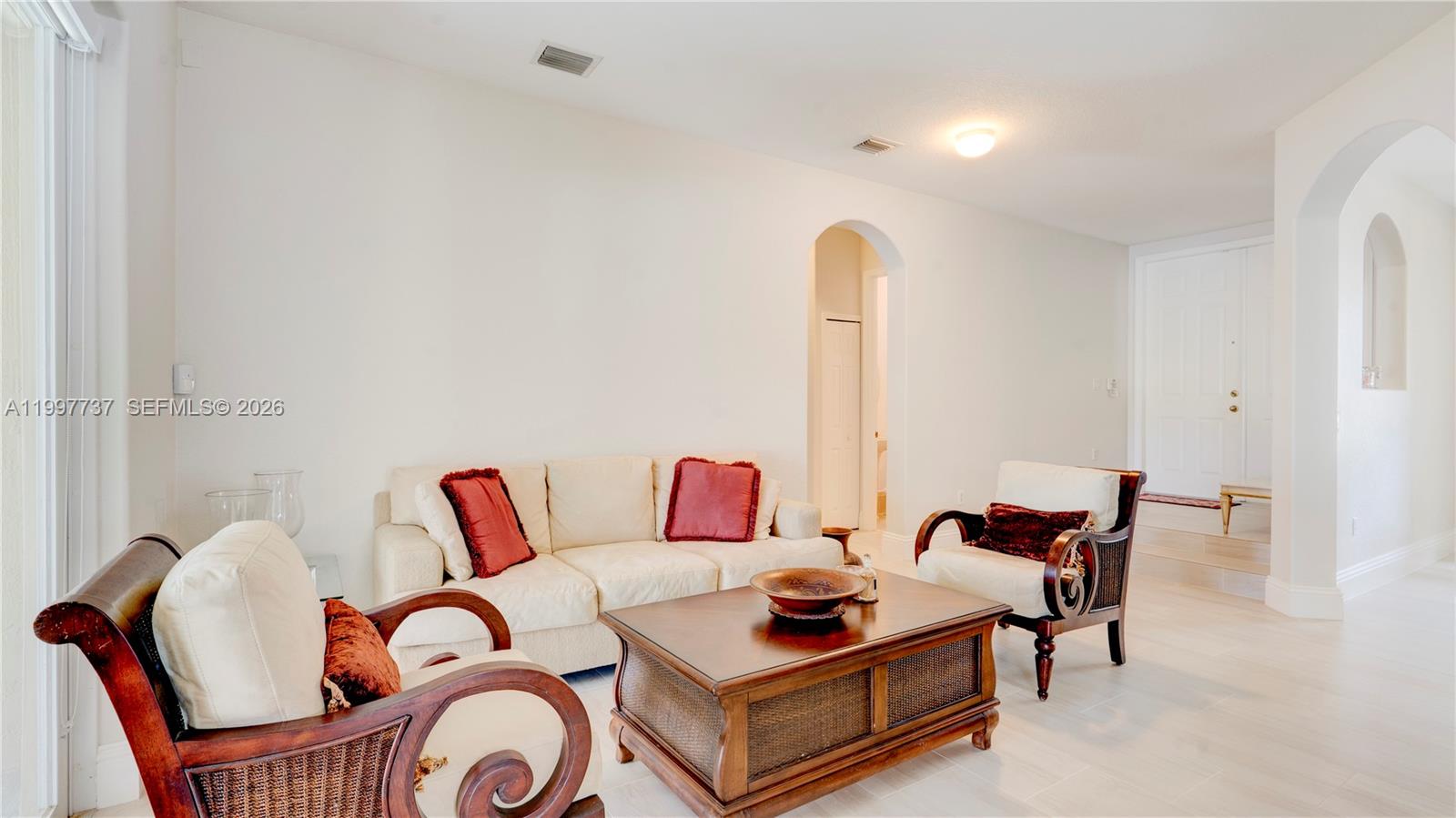 EDEN LAKE ESTATES - Residential