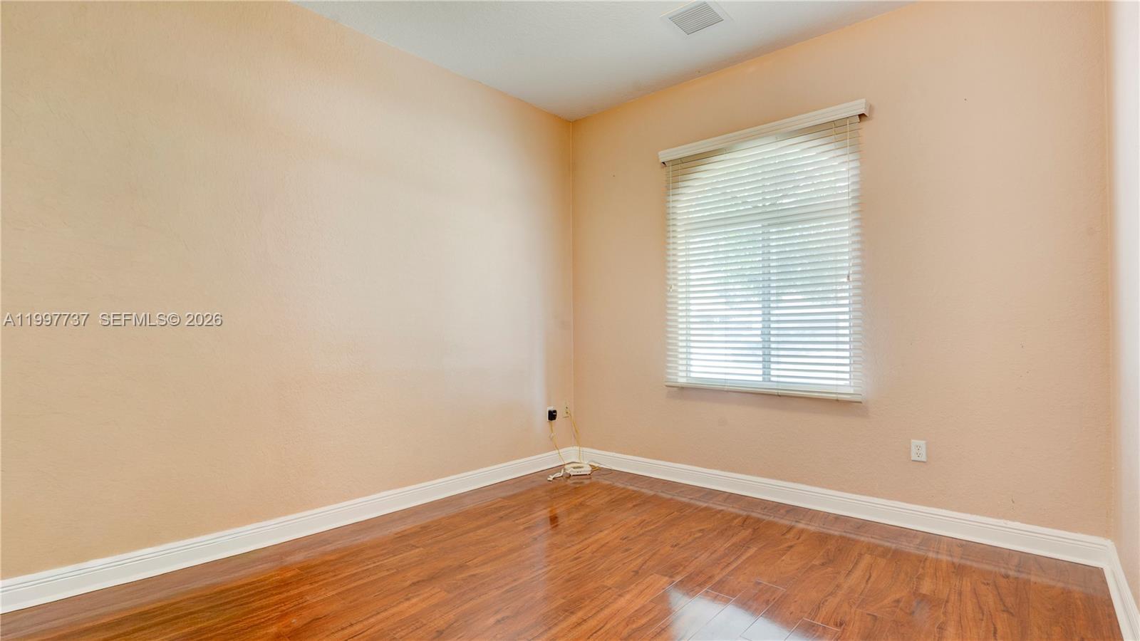 EDEN LAKE ESTATES - Residential