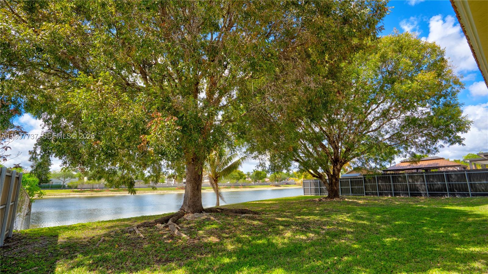 EDEN LAKE ESTATES - Residential