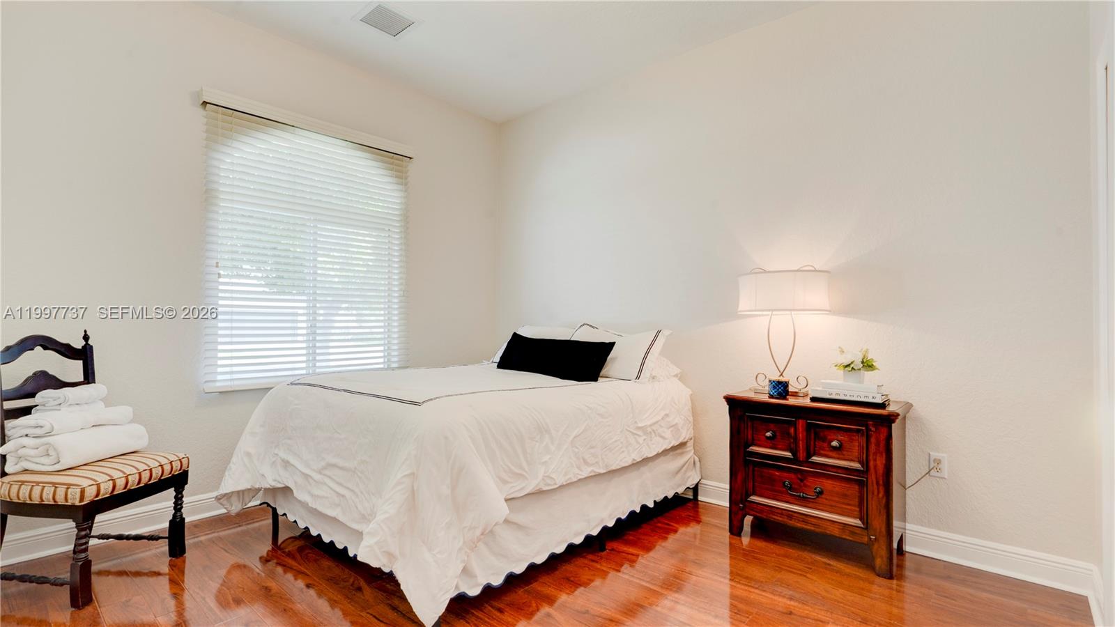 EDEN LAKE ESTATES - Residential