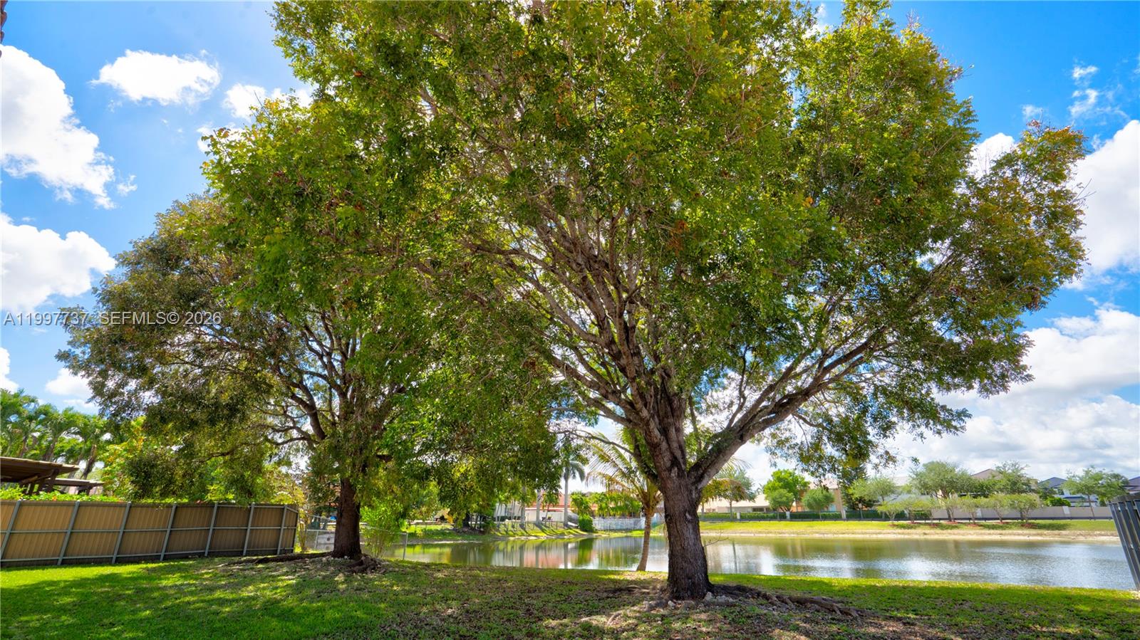 EDEN LAKE ESTATES - Residential