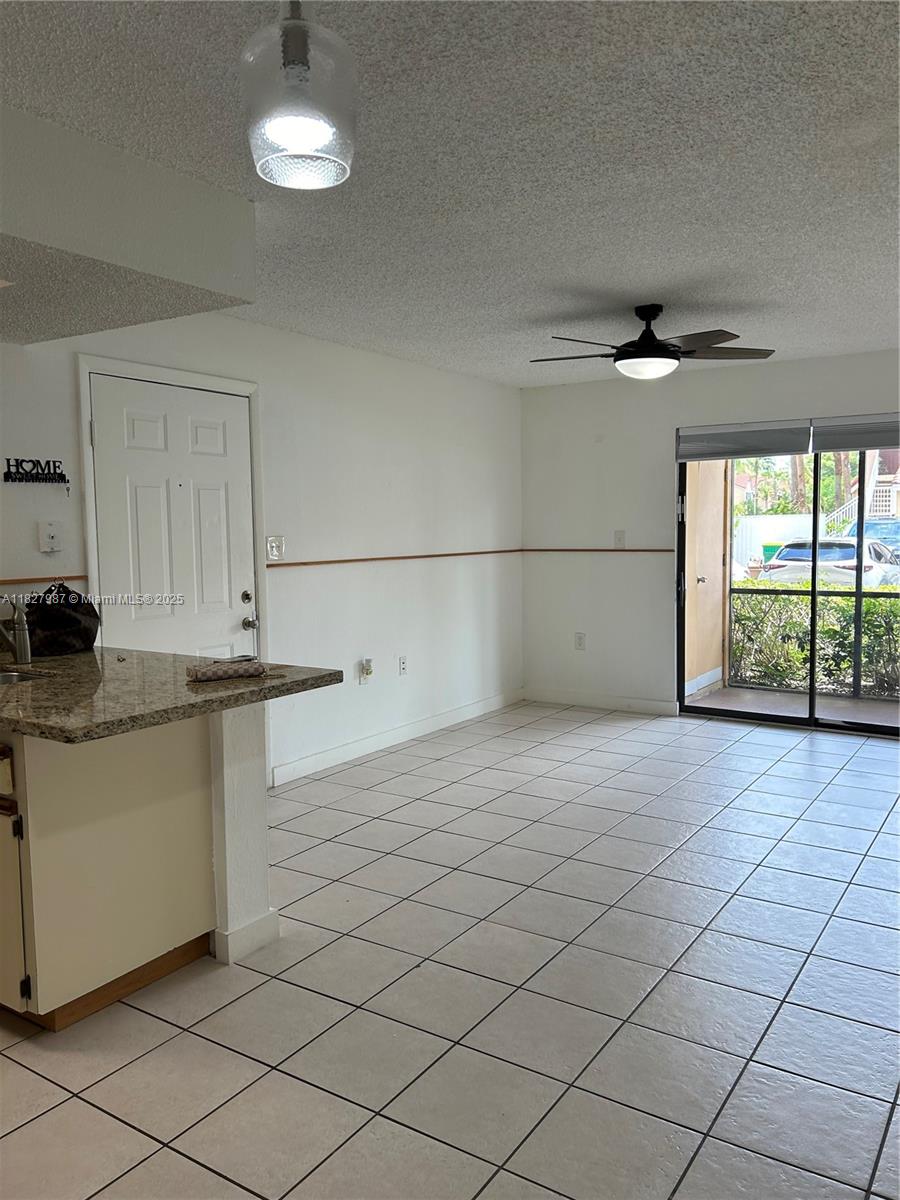 15551 SW 104th Ter 812