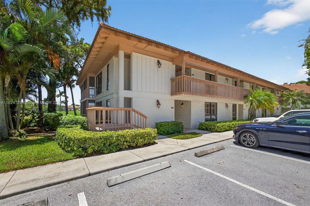 Photo of 312 Brackenwood Cir #., Palm Beach Gardens, FL 33418 (MLS # A11824778)