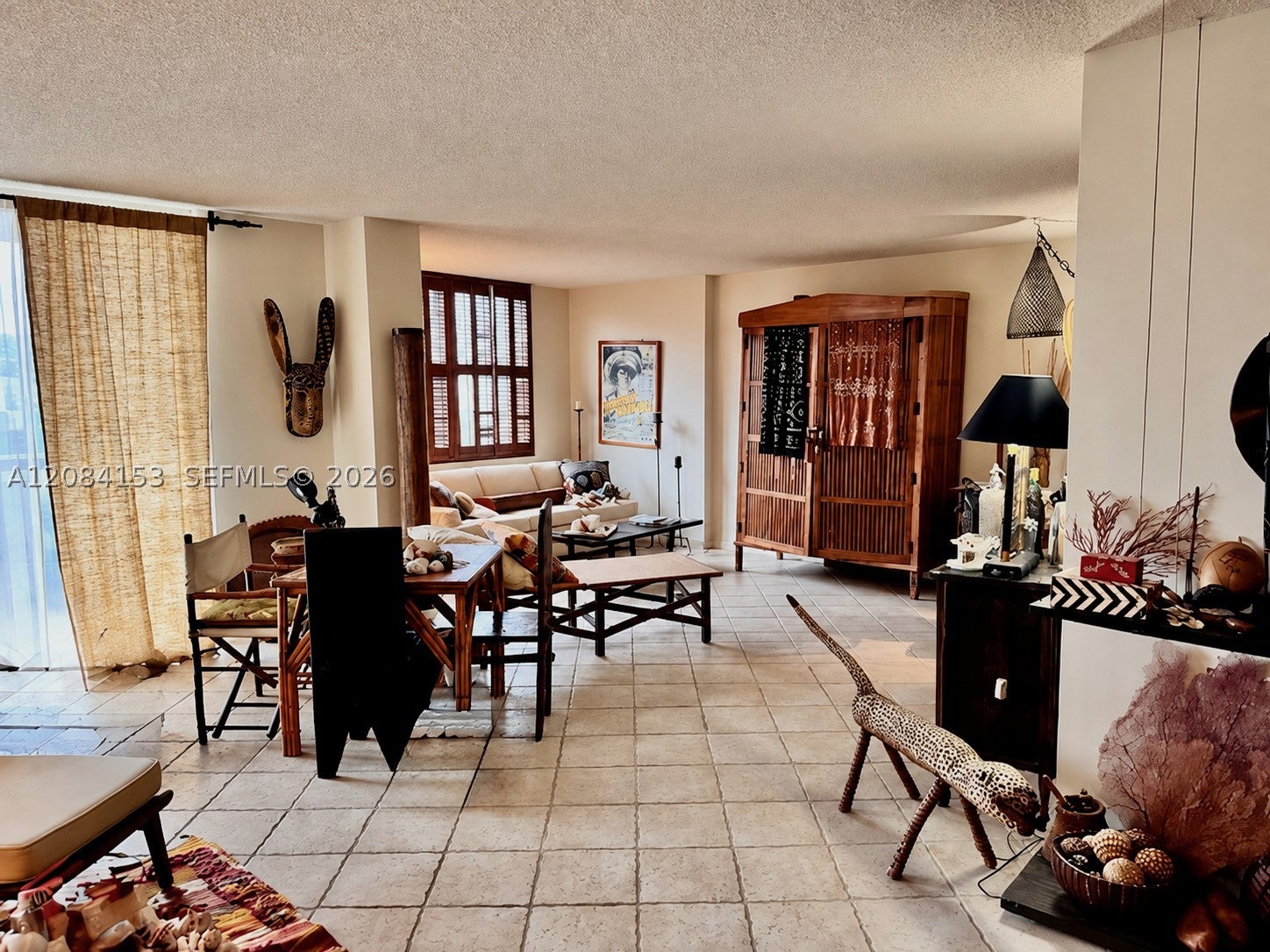 6039 Collins Ave 833