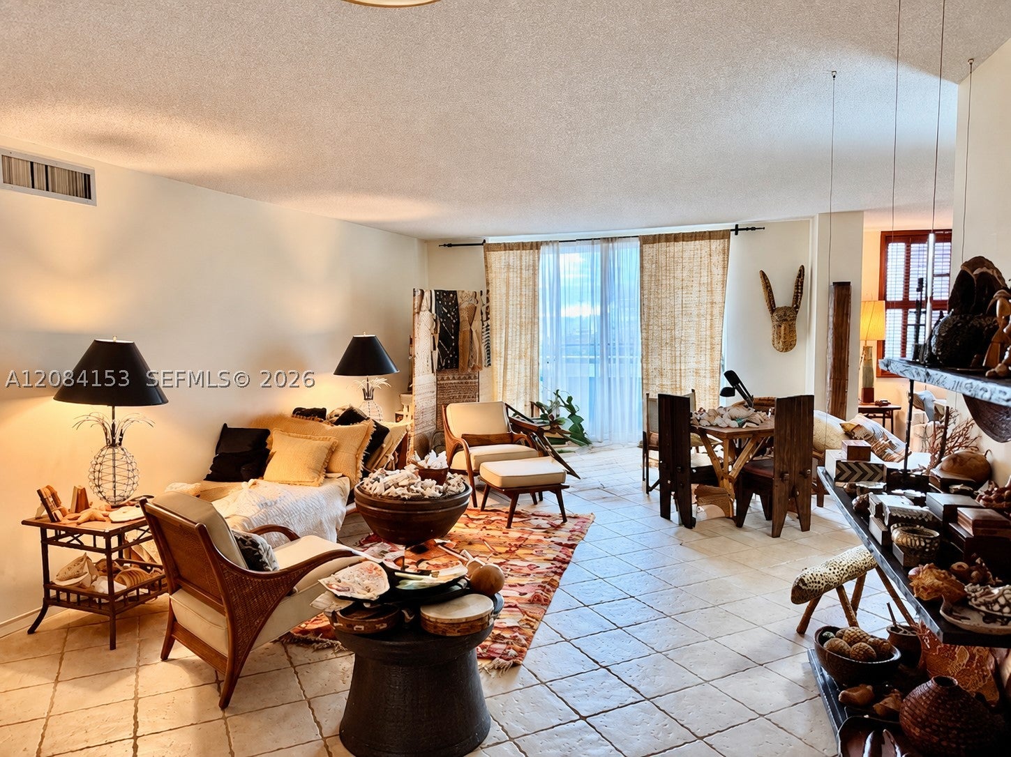 6039 Collins Ave 833