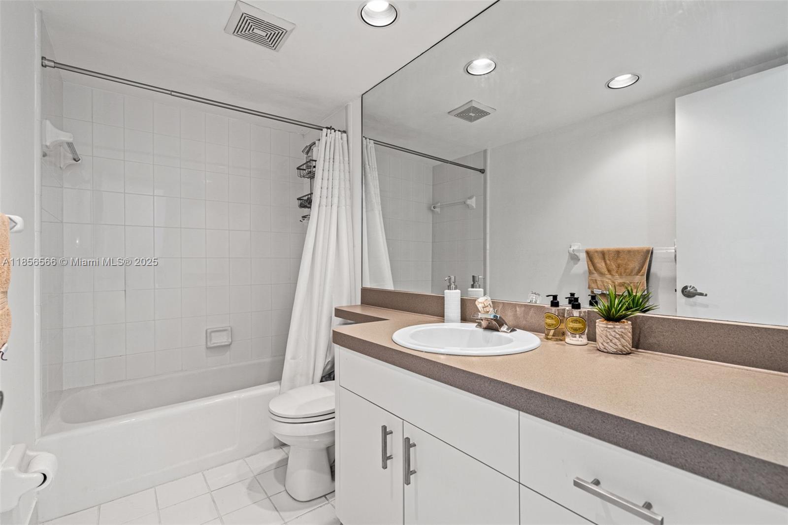 HERITAGE LANDINGS CONDO - Residential