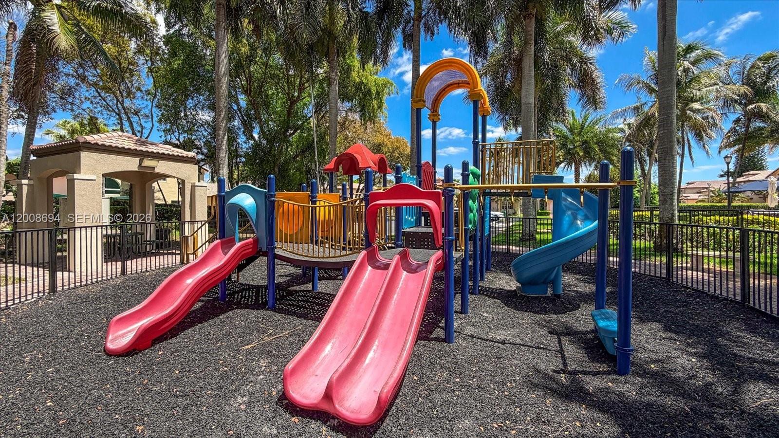 DORAL LANDINGS EAST - Residential