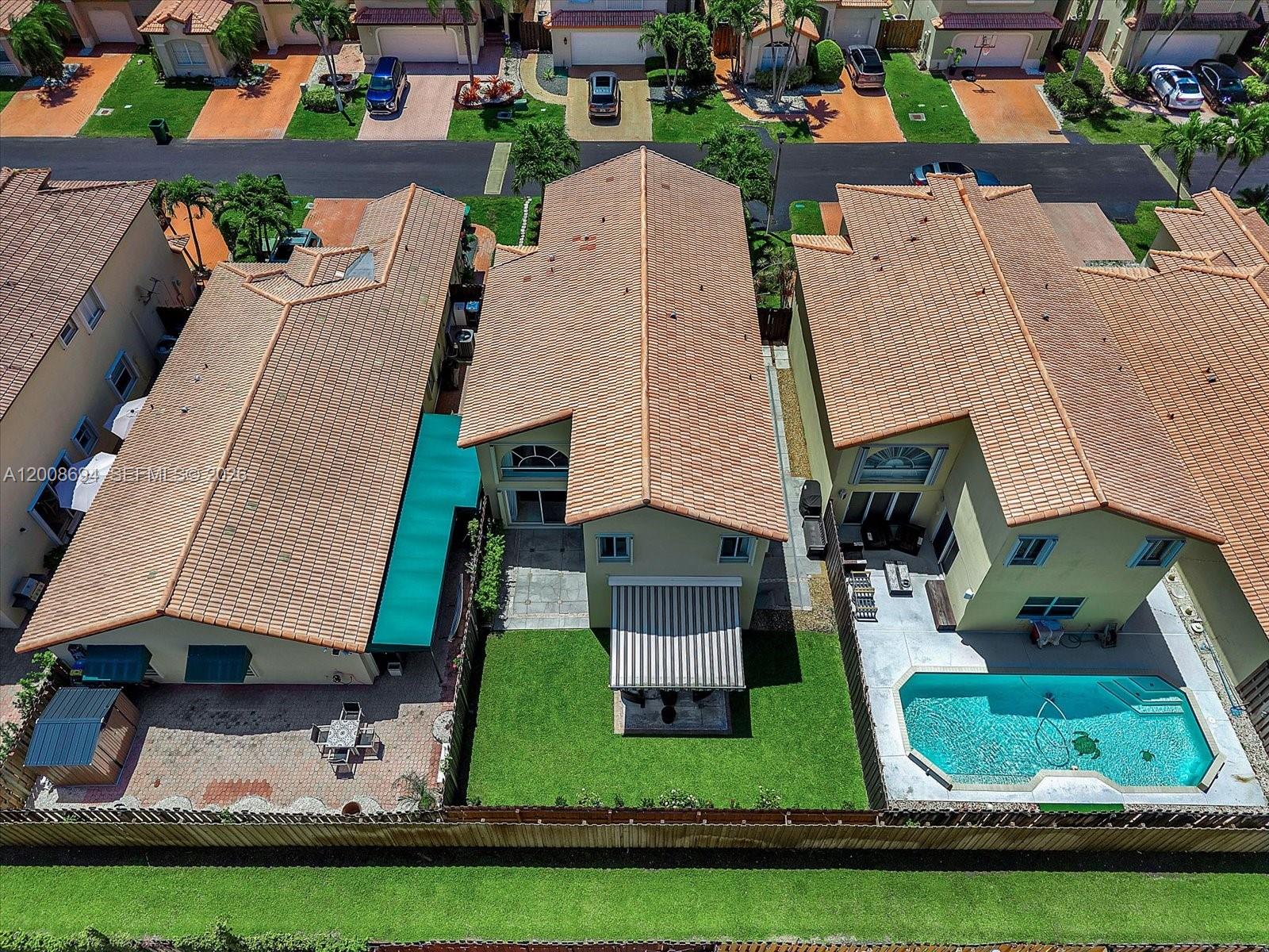 DORAL LANDINGS EAST - Residential