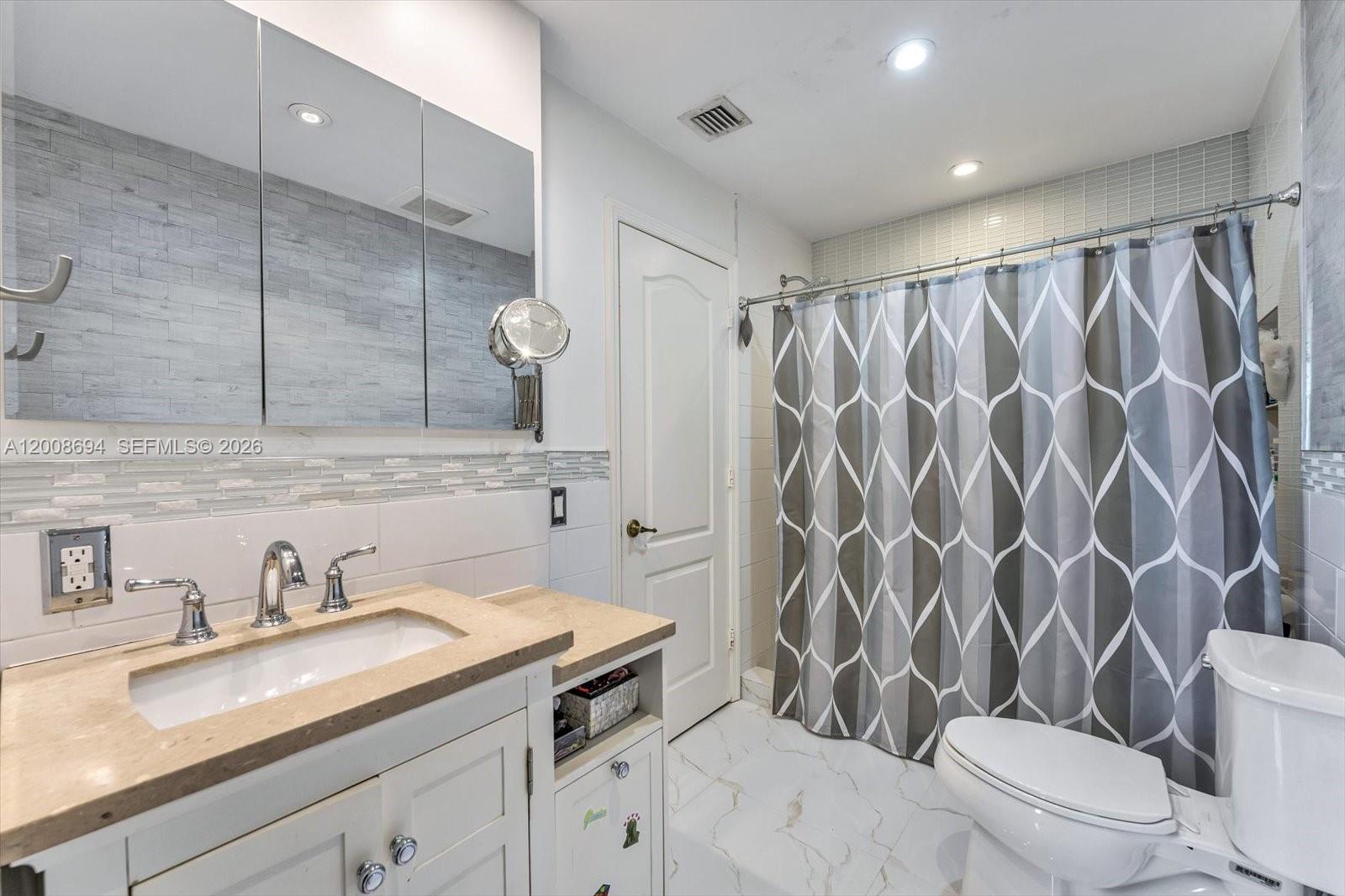 DORAL LANDINGS EAST - Residential
