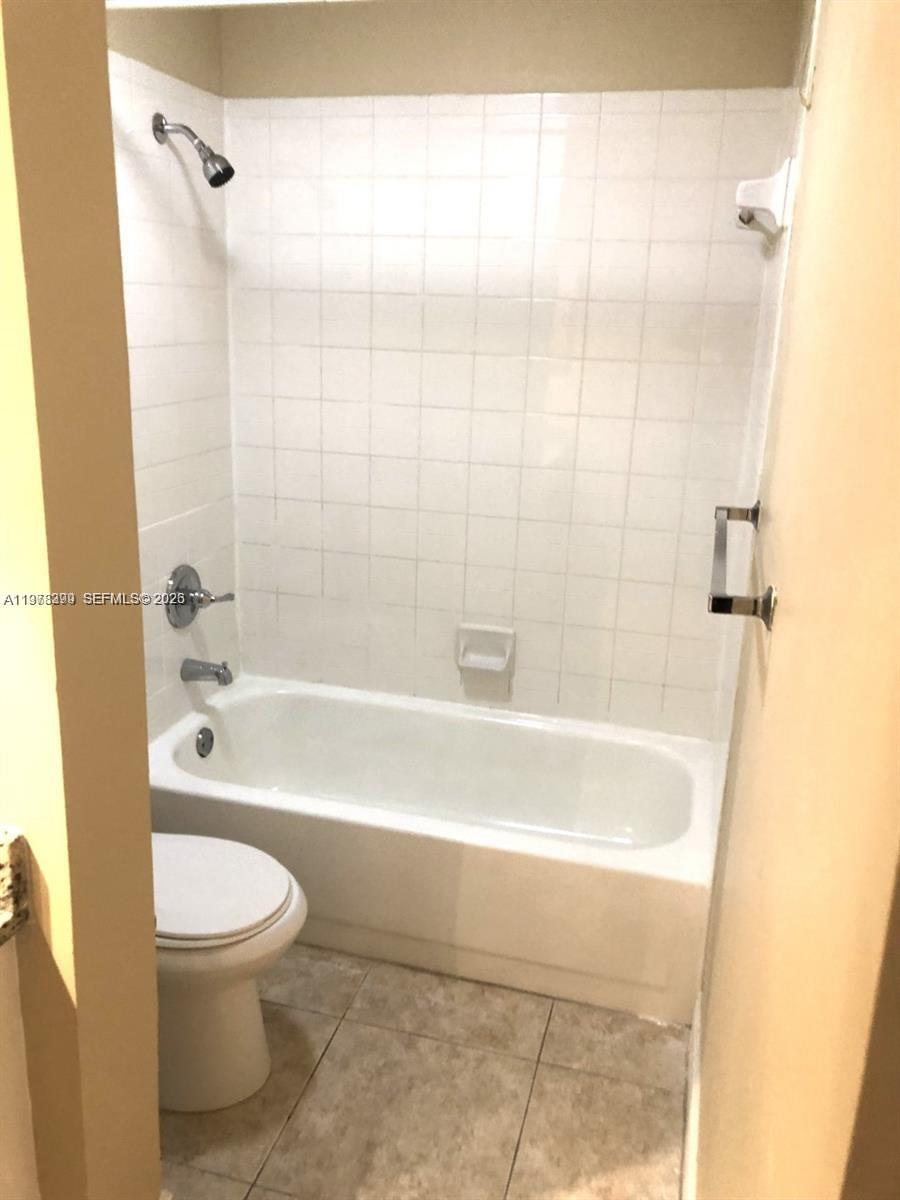 LAKES OF JACARANDA BLDG 1 - Residential Lease