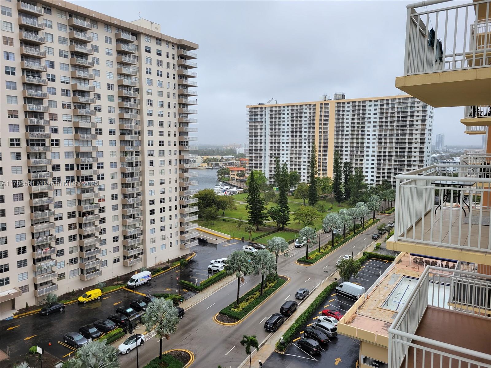 WINSTON TOWERS 200 CONDO - Residential
