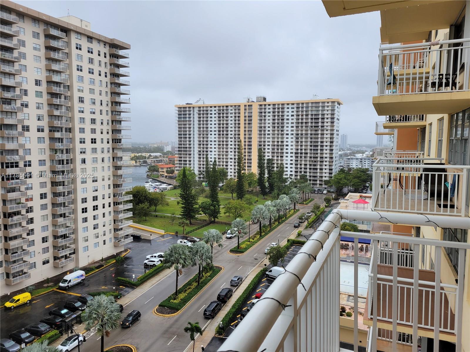 WINSTON TOWERS 200 CONDO - Residential