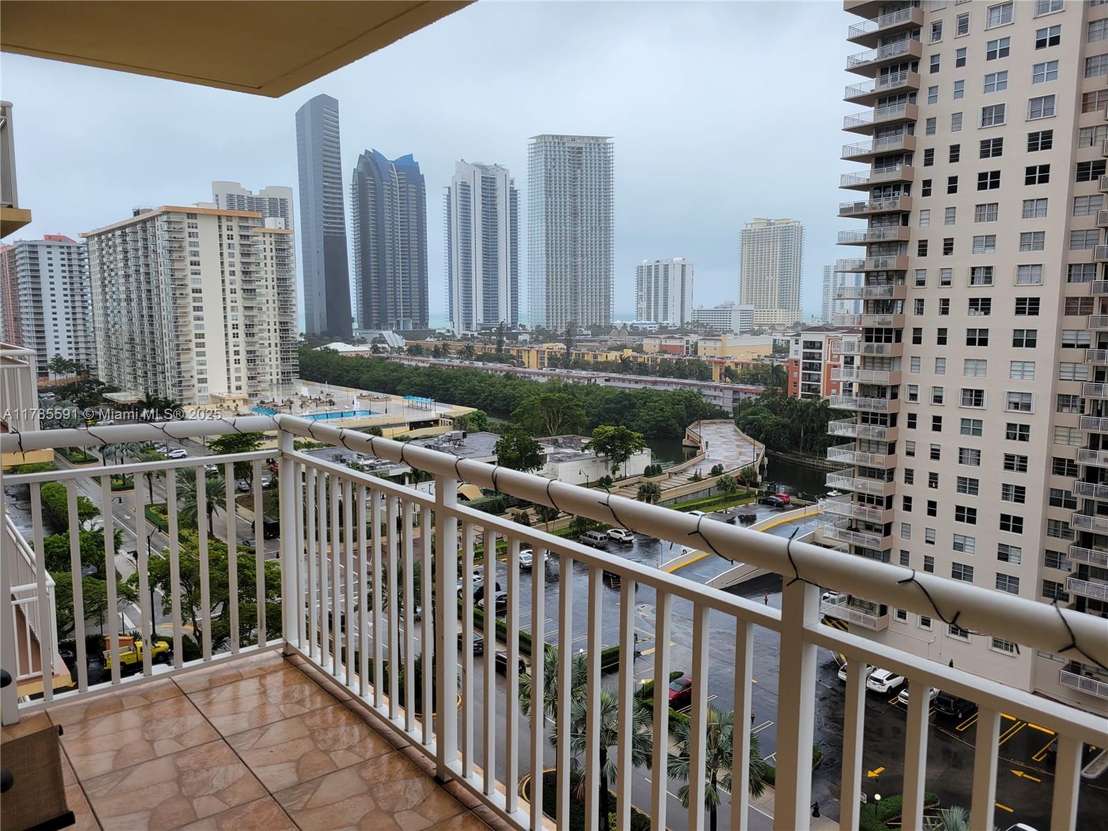 WINSTON TOWERS 200 CONDO - Residential