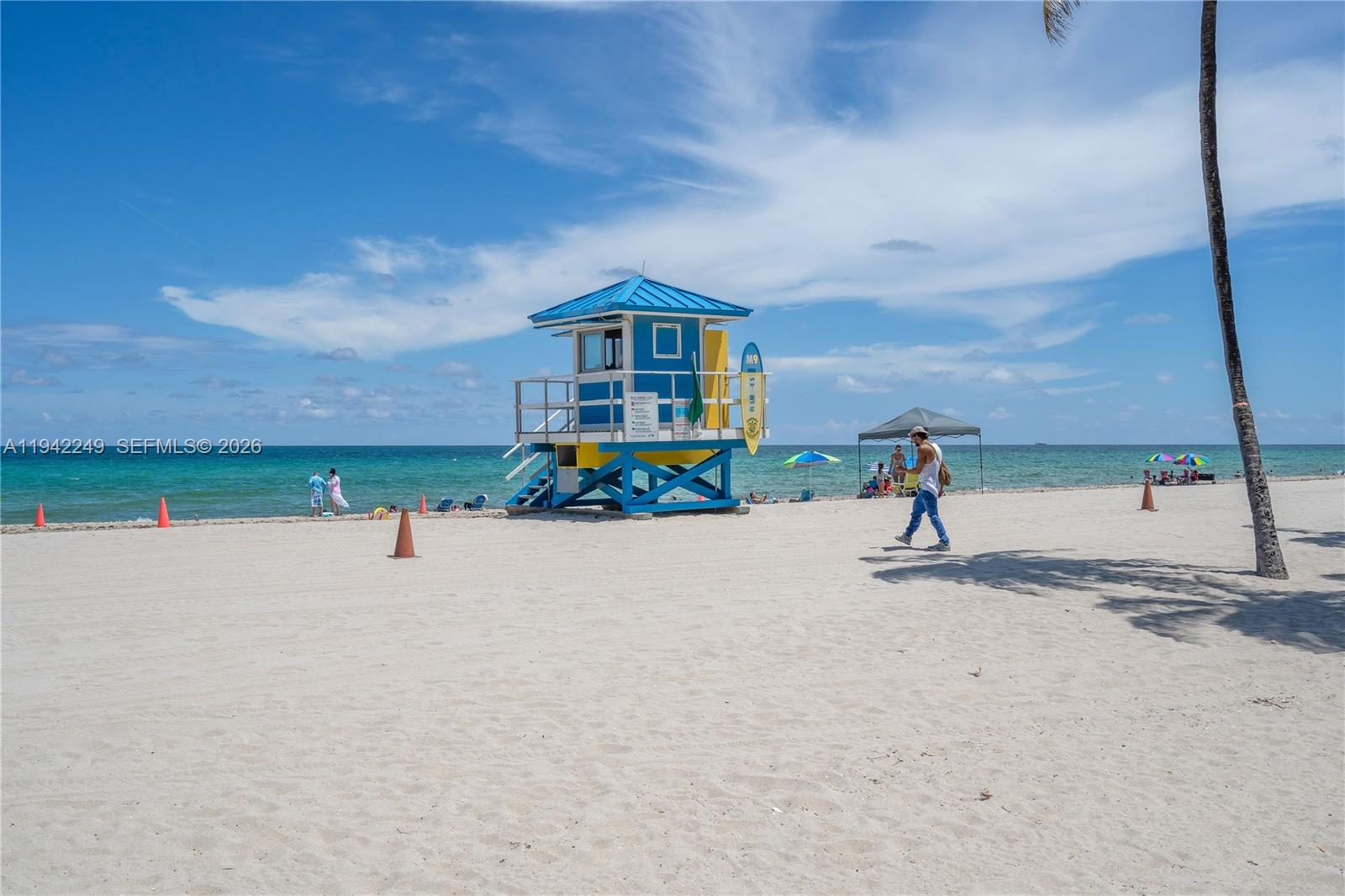 COSTA HOLLYWOOD CONDO - Residential