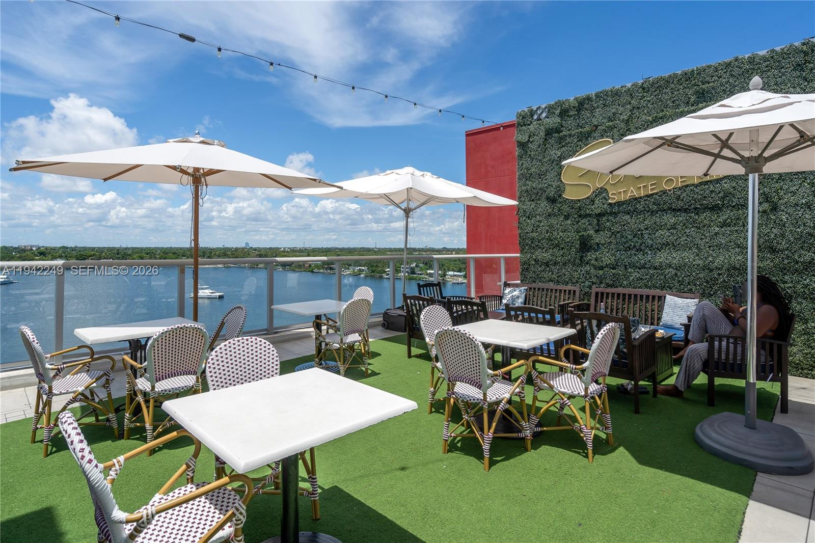 COSTA HOLLYWOOD CONDO - Residential