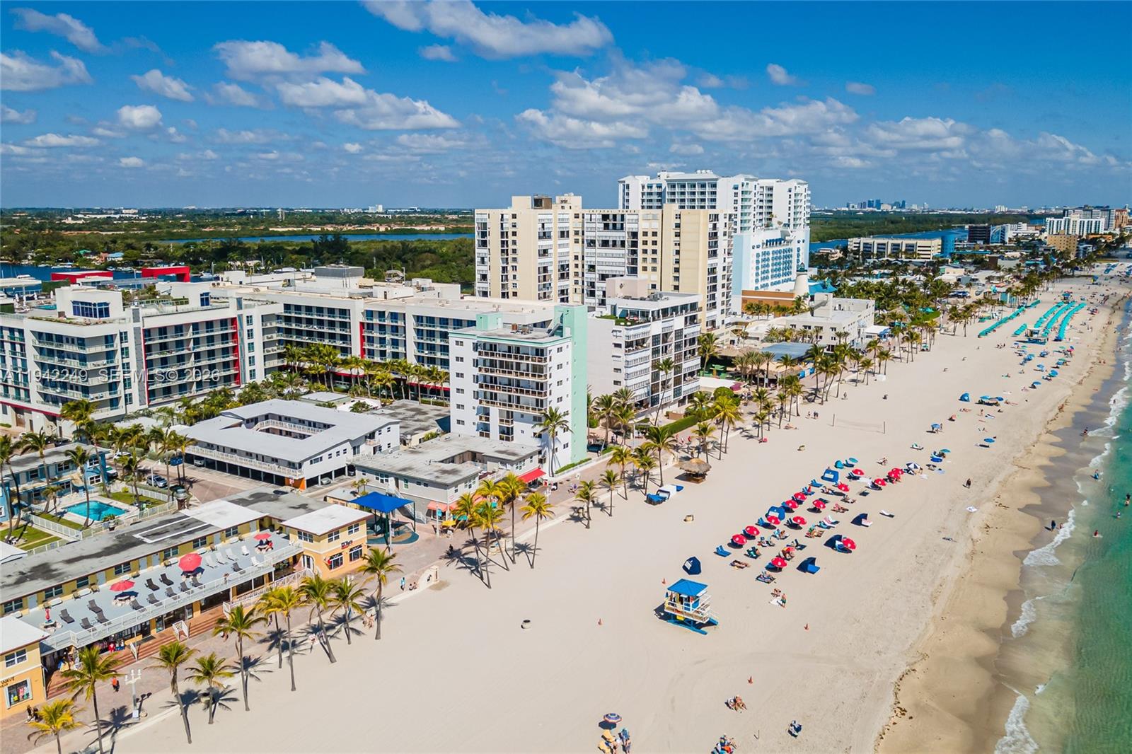 COSTA HOLLYWOOD CONDO - Residential