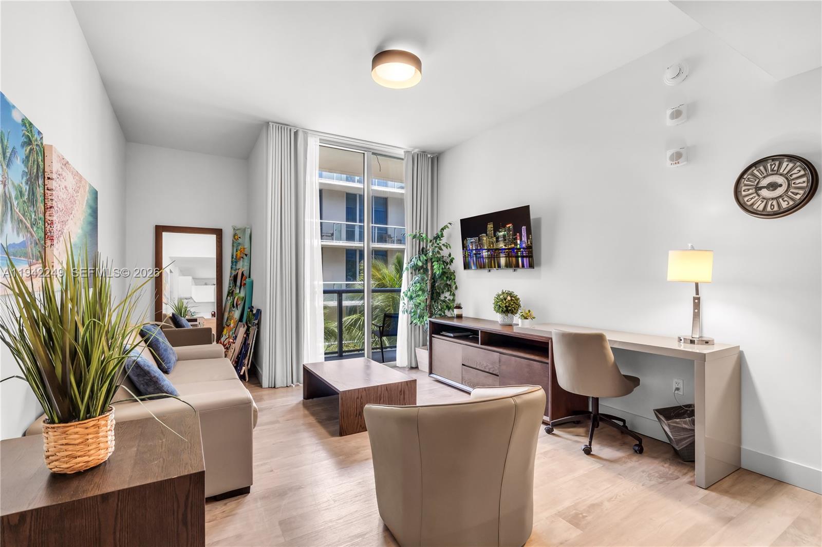 COSTA HOLLYWOOD CONDO - Residential