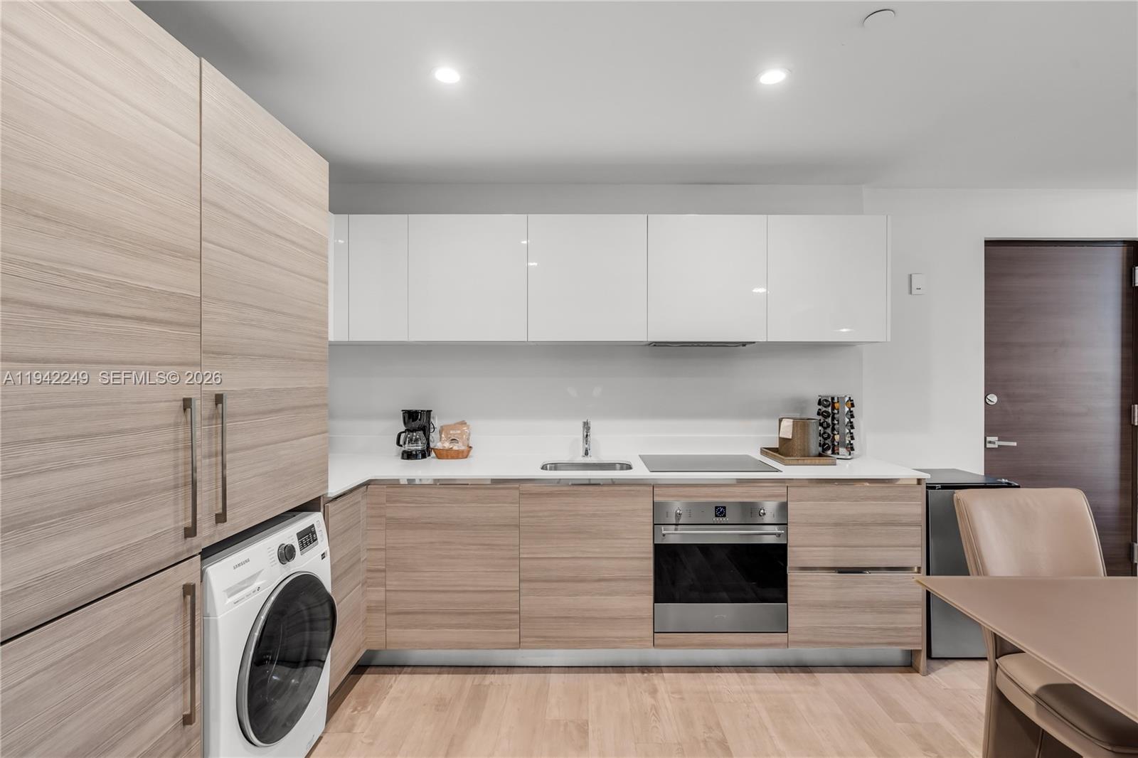 COSTA HOLLYWOOD CONDO - Residential