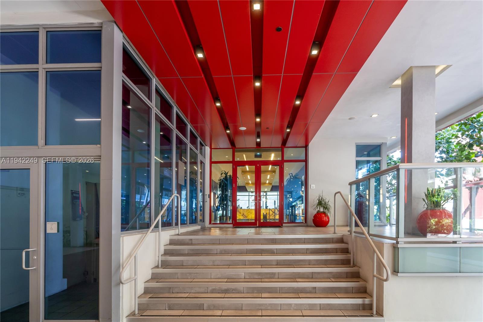 COSTA HOLLYWOOD CONDO - Residential