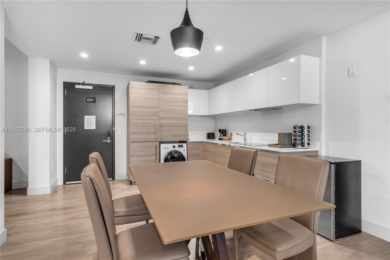 COSTA HOLLYWOOD CONDO - Residential