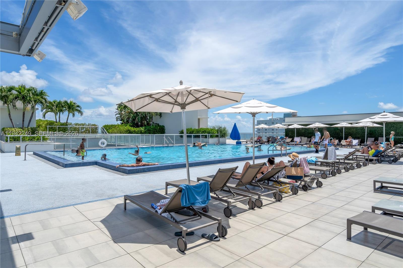 COSTA HOLLYWOOD CONDO - Residential