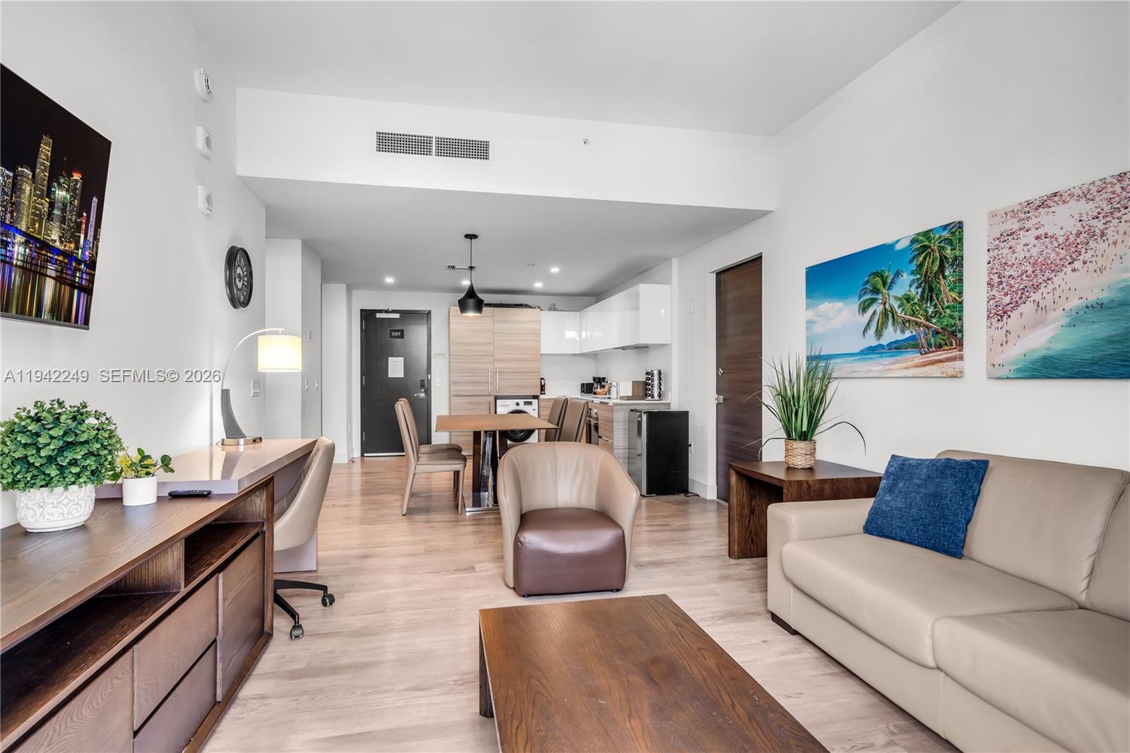 COSTA HOLLYWOOD CONDO - Residential