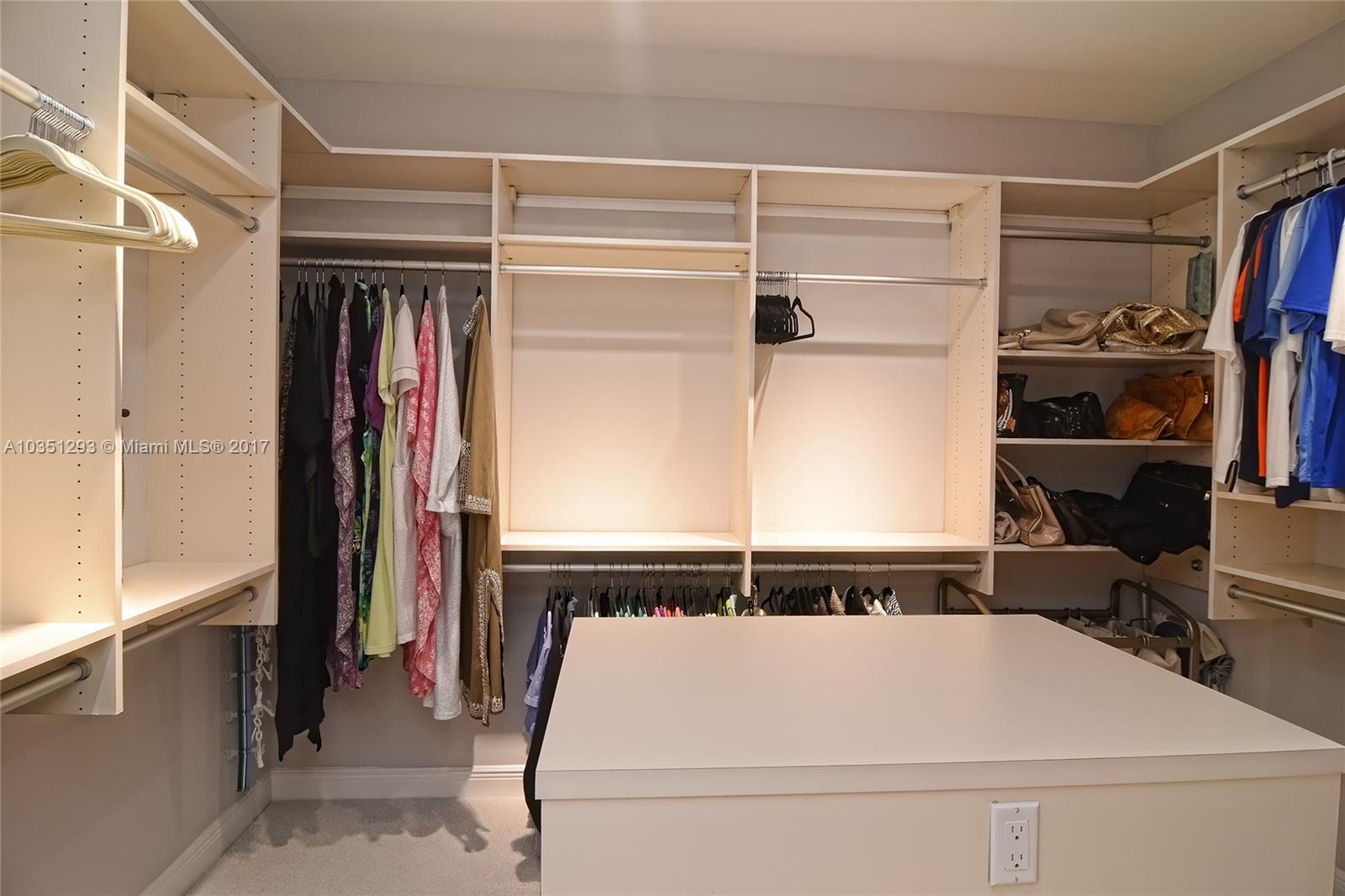 Ritz Carlton Residences - Residential