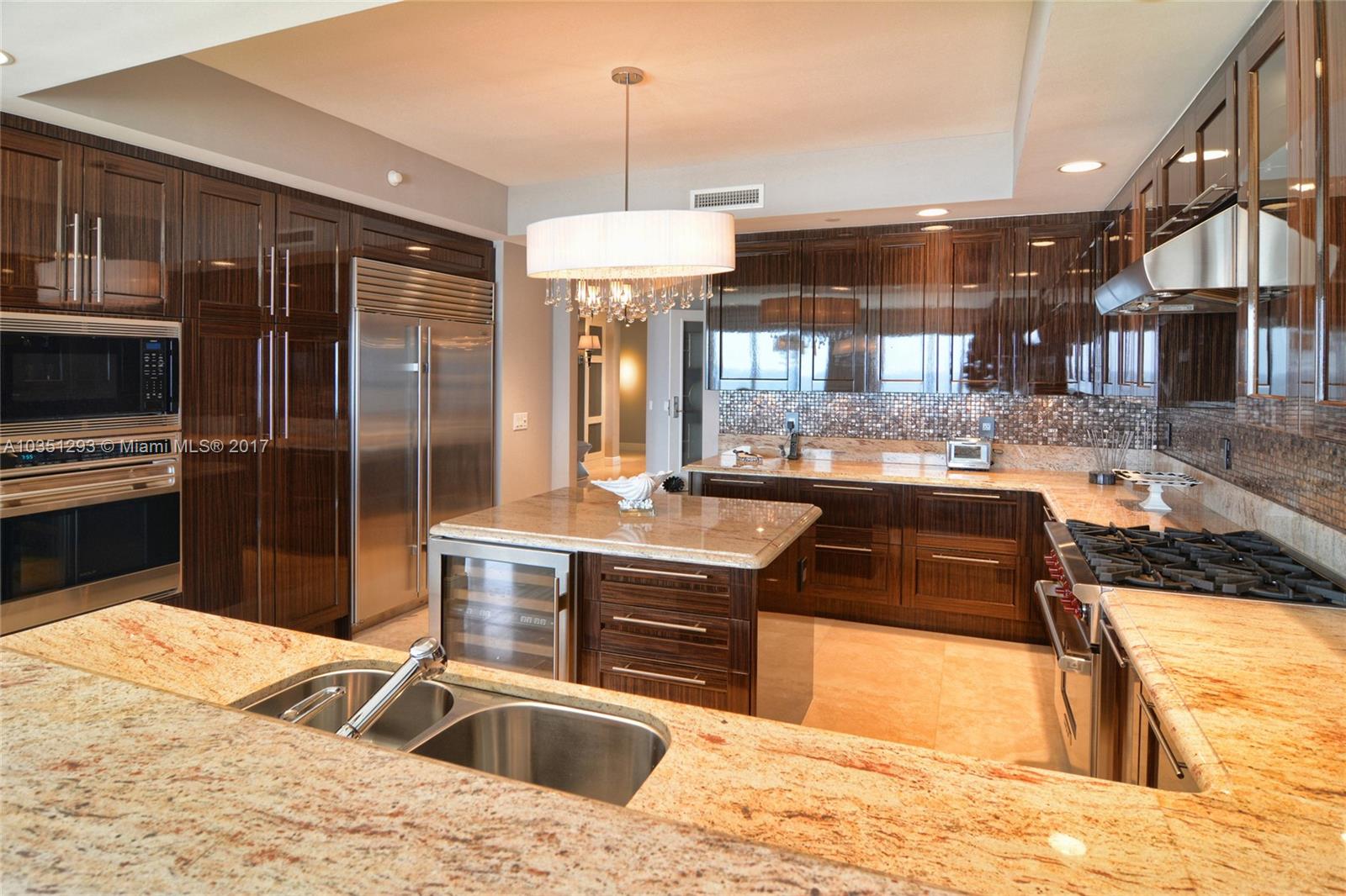 Ritz Carlton Residences - Residential