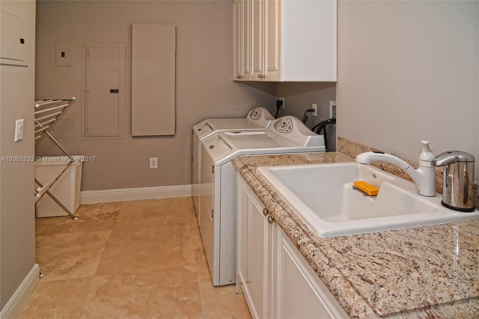 Ritz Carlton Residences - Residential