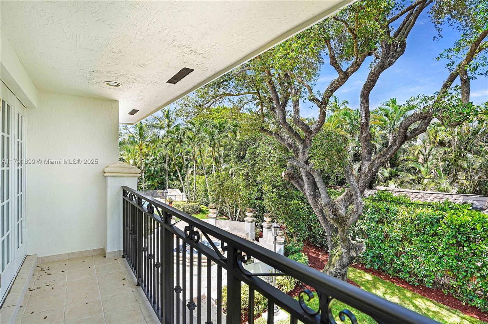 CORAL GABLES RIV SEC PART - Residential Lease