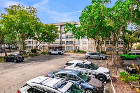 Tiny photo for 6600 Cypress Rd #310, Plantation, FL 33317 (MLS # A12027572)
