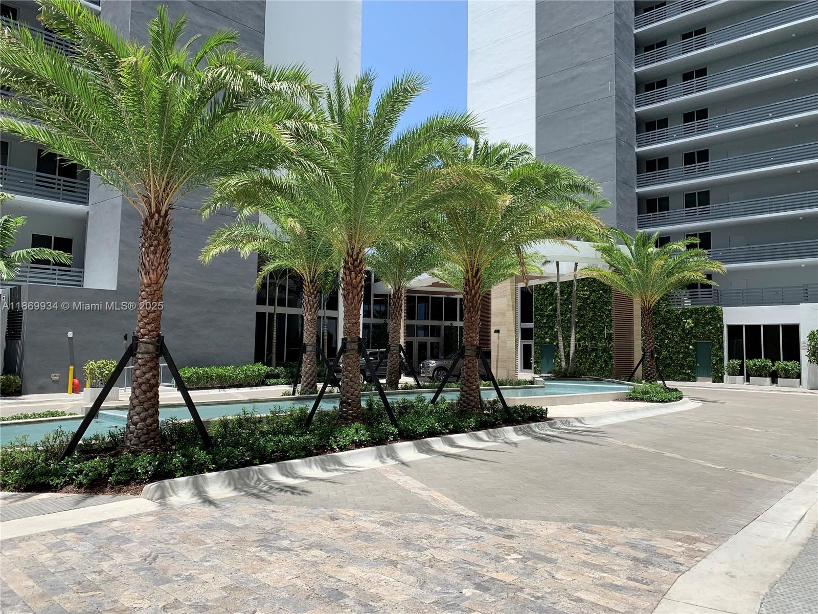 16385 Biscayne Blvd 1603