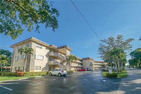 A home in Lauderdale Lakes