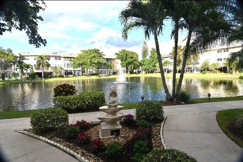 A home in Lauderdale Lakes