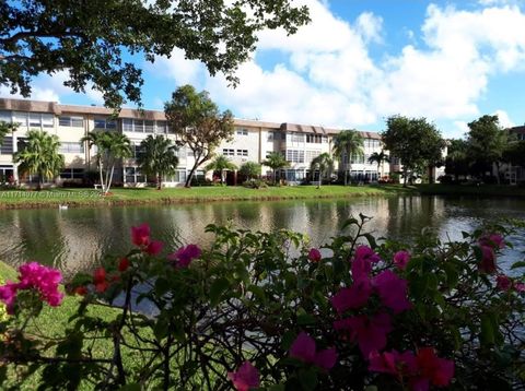 A home in Lauderdale Lakes