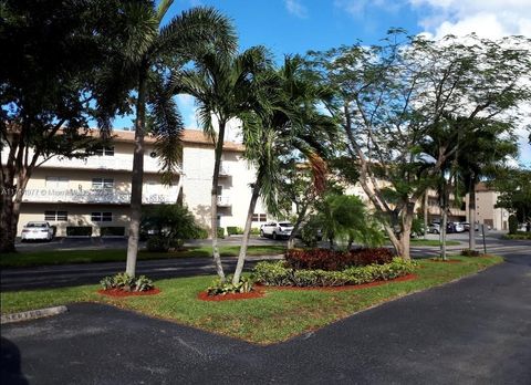 A home in Lauderdale Lakes