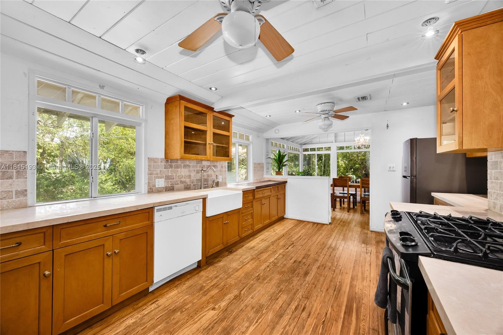 SNAPPER CREEK LAKES SUB - Residential