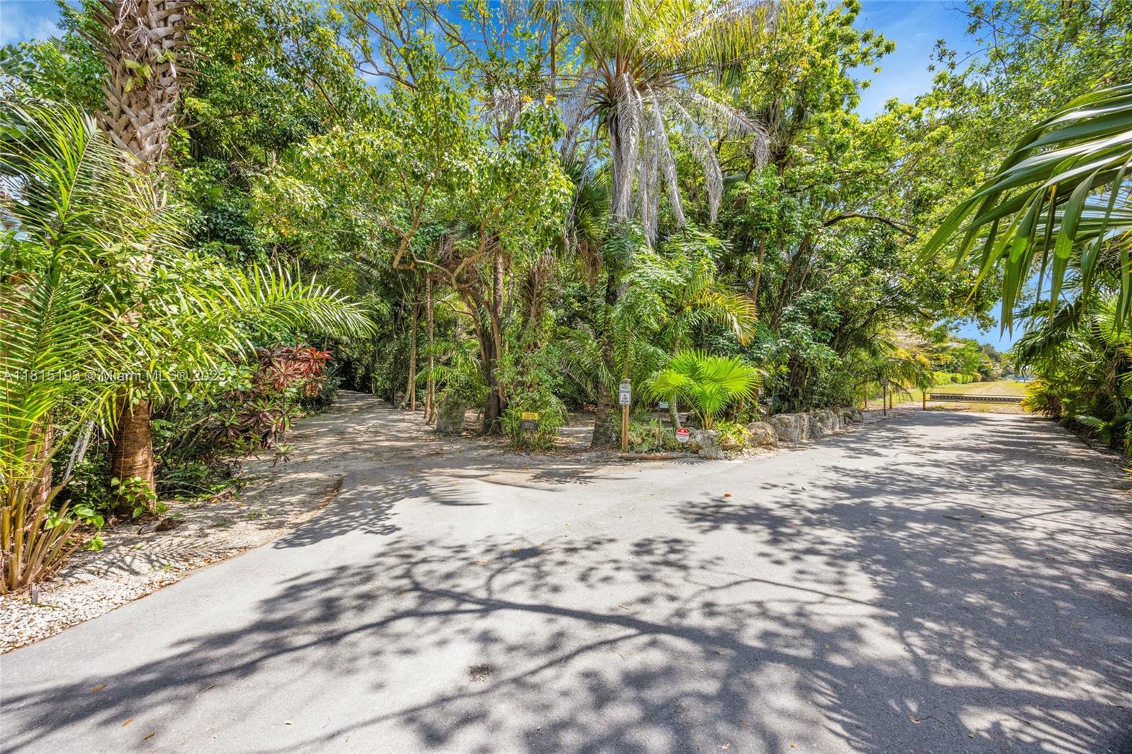 SNAPPER CREEK LAKES SUB - Residential