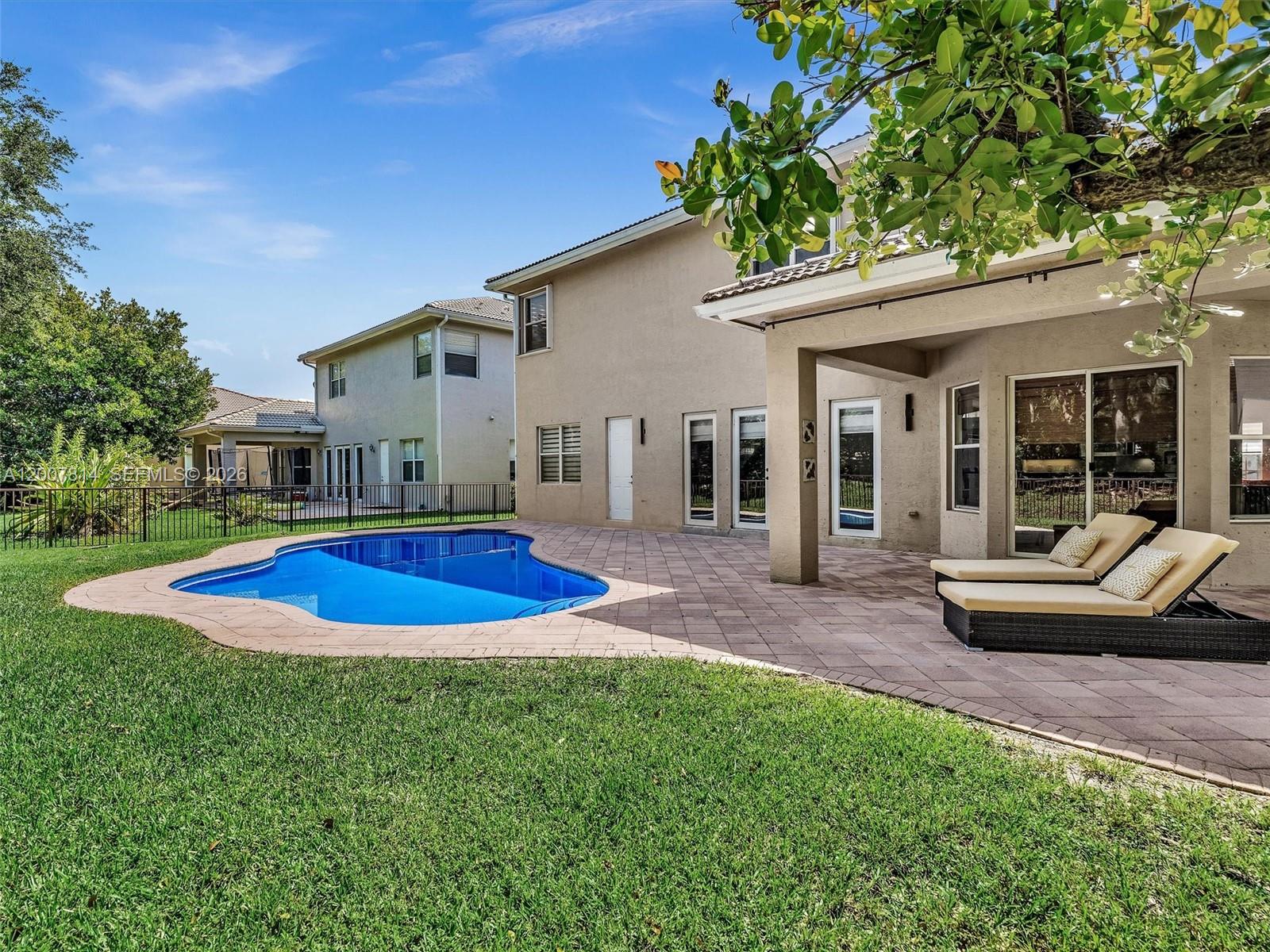 SUNSET FALLS - Residential