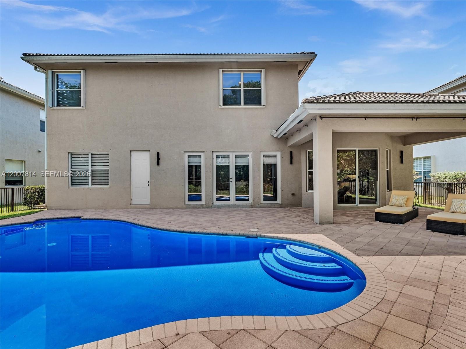 SUNSET FALLS - Residential