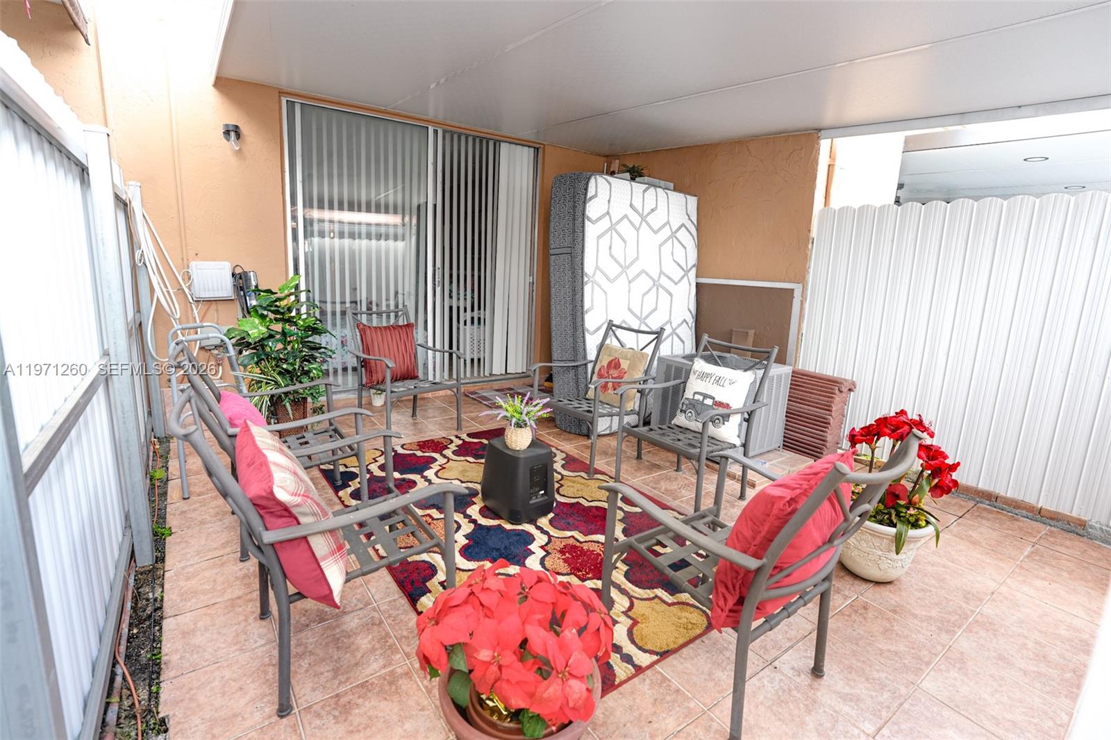 MANGO HILL CONDO NO 6 - Residential