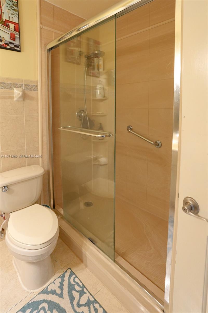 MANGO HILL CONDO NO 6 - Residential