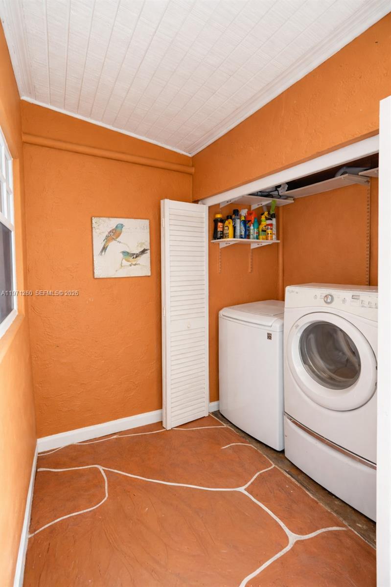 MANGO HILL CONDO NO 6 - Residential