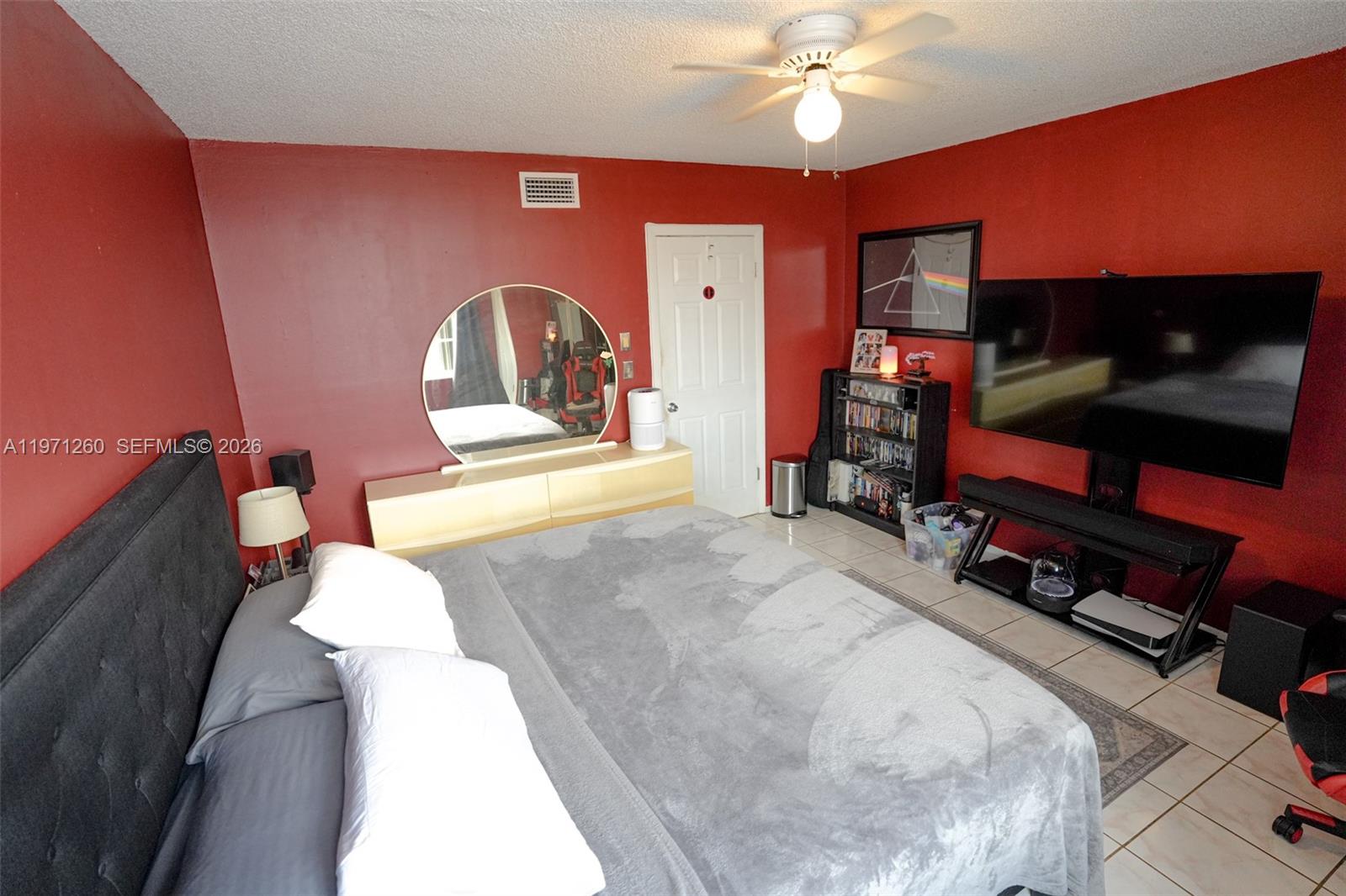 MANGO HILL CONDO NO 6 - Residential