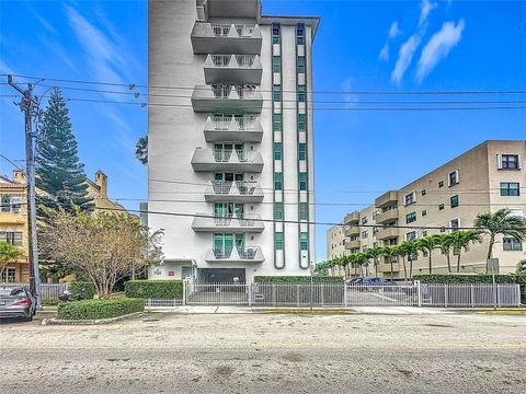 7133 Bay Dr 805 Miami Beach FL 33141