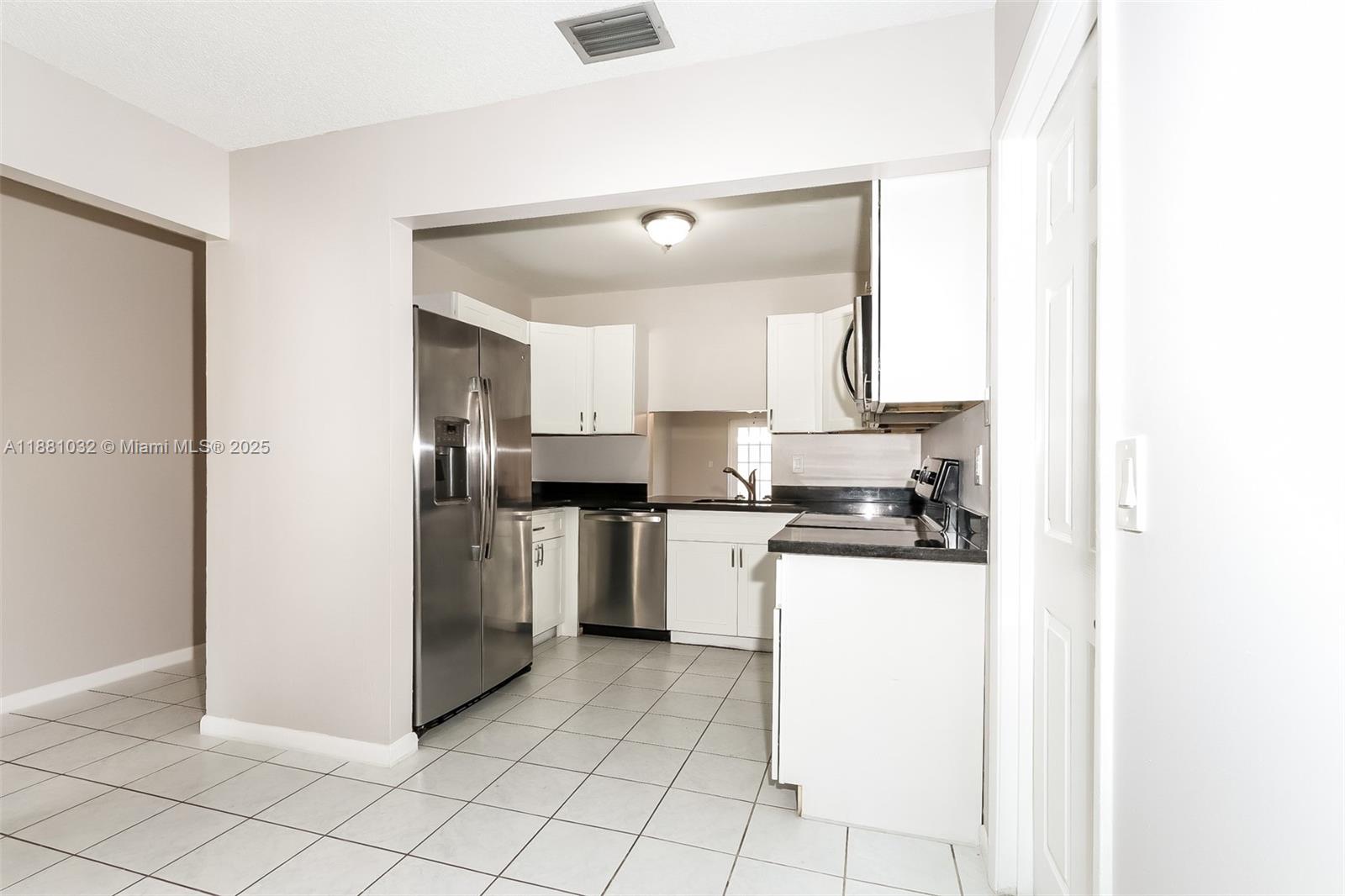 SOUTH SHORE 4 OF WELLINGT - Residential Lease